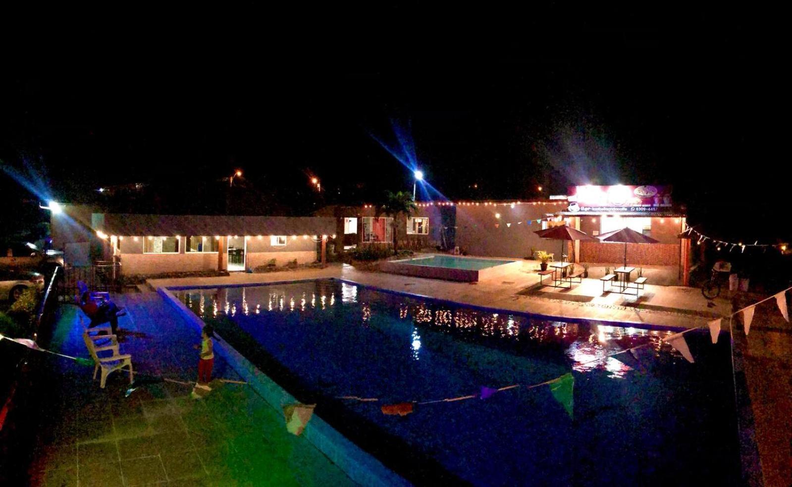 Isabella Hostel And Pool Alto Boquete Eksteriør bilde